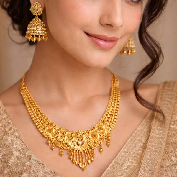GOLD NECKLACE