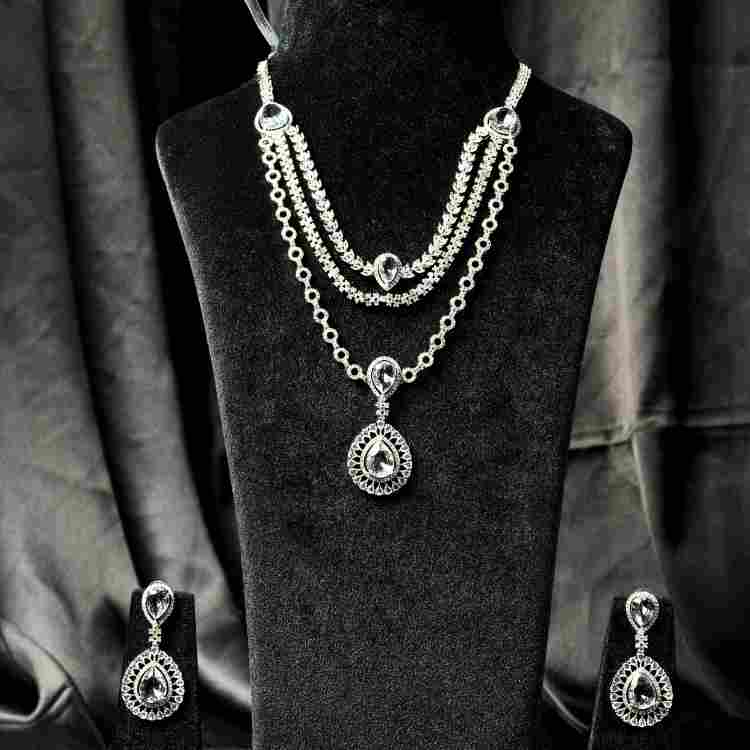 Ad Jewellery Necklace With Teardrop Pendant