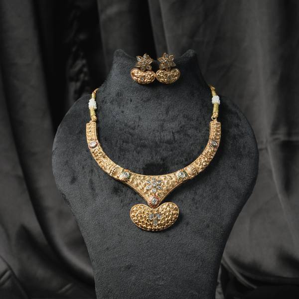 Regal Floral Heritage Necklace Set
