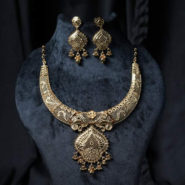 Royal Heritage Filigree Gold Necklace Set
